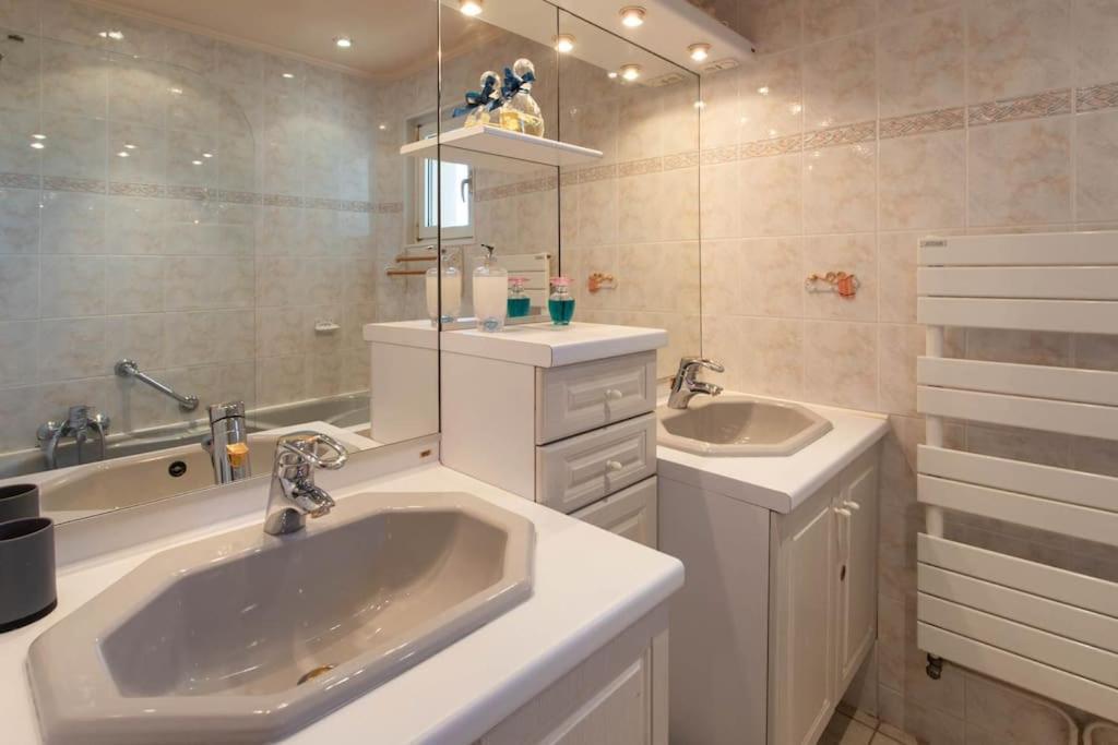 昂蒂布A6- 2 Bdr Incredible Sea View - Ac, Garage & Terrace公寓 外观 照片